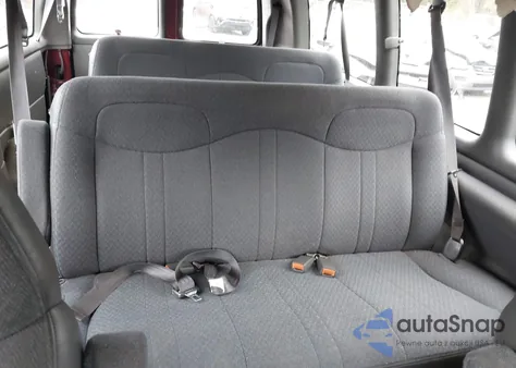 2002 Chevrolet Express z USA, uszkodzony, nr VIN 1GNFG15M621148116